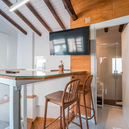 Qh Eme Suites Гранада Экстерьер фото